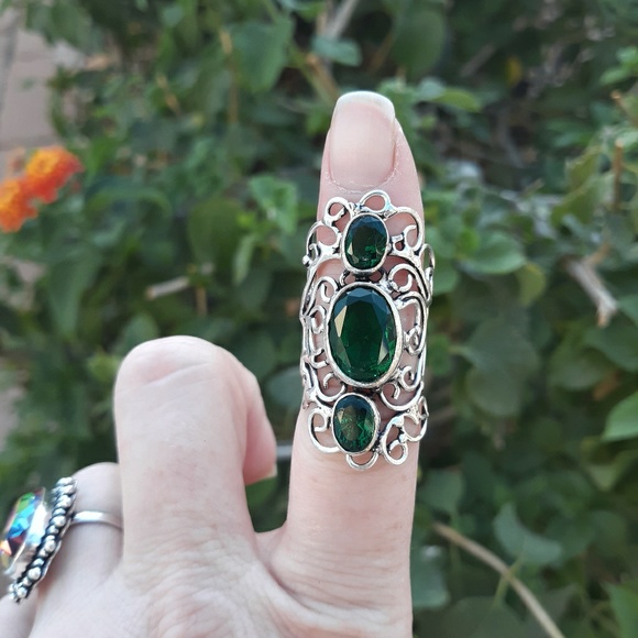 New Green Quartz Silver Statement Ring. - Picture 2 of 8
